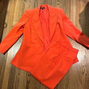 Express orange suit
